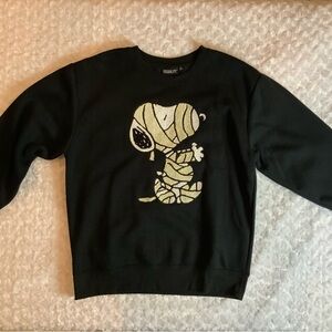 Peanuts Black Sweatshirt with Snoopy Design